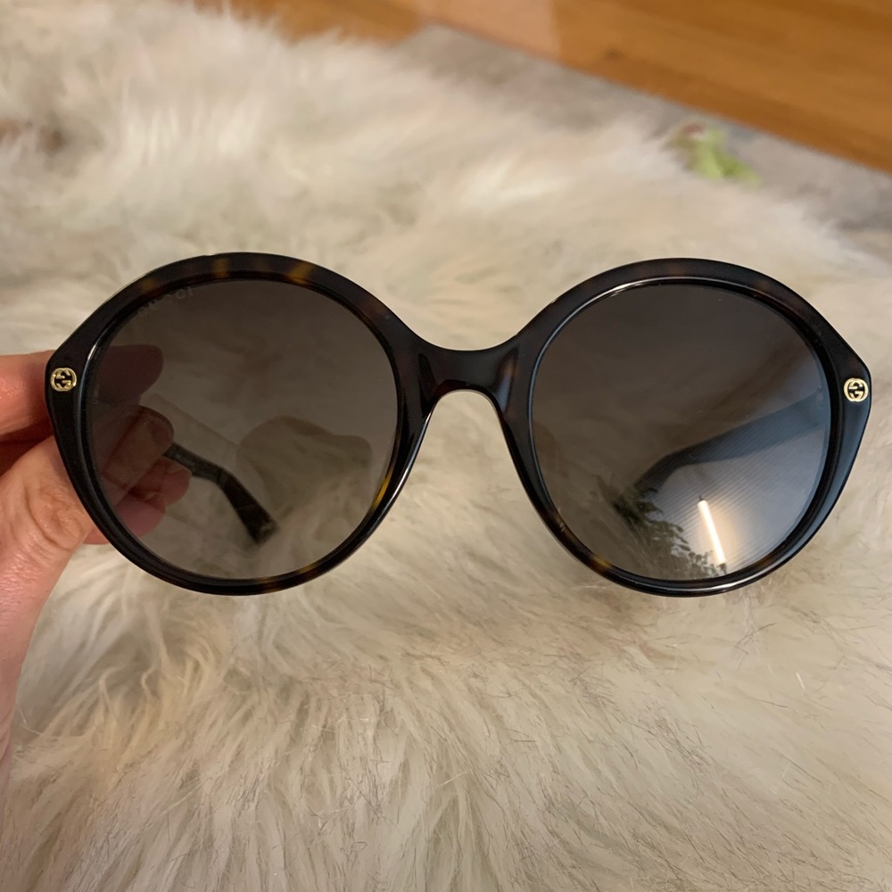 Gucci oversized sunglasses